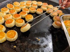 對月餅進行安全抽檢，讓消費者放心食用